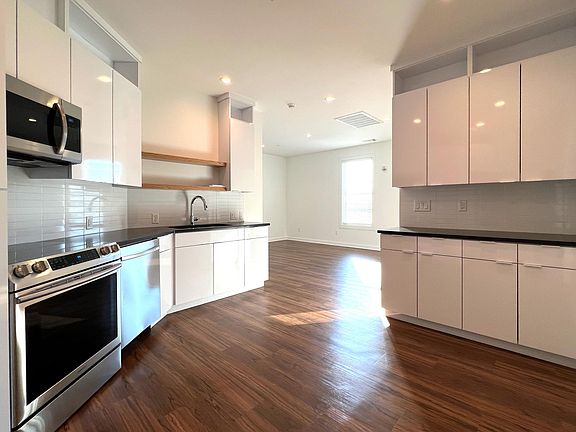 Eat-in Kitchen flowing into the Living Room