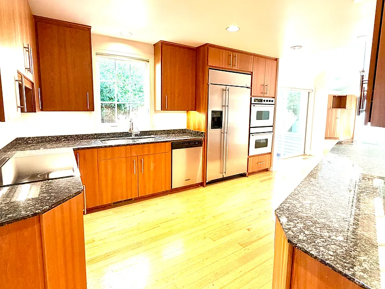 172 Middlecrest Rd — Photo 10
