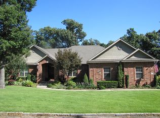 9 Ravenshoe Rd, Rogers, AR 72756