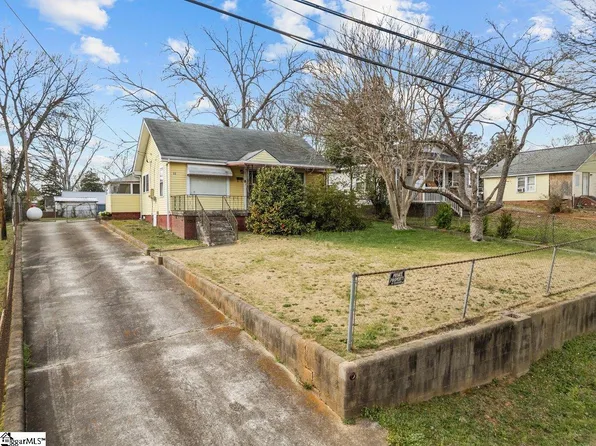 101 Fletcher St, Greenville, SC 29611