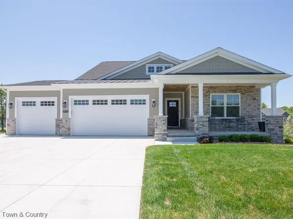 4775 Chestnut Springs Dr, Howell, MI 48843