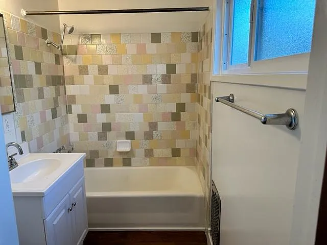 236 W East St W — Photo 8