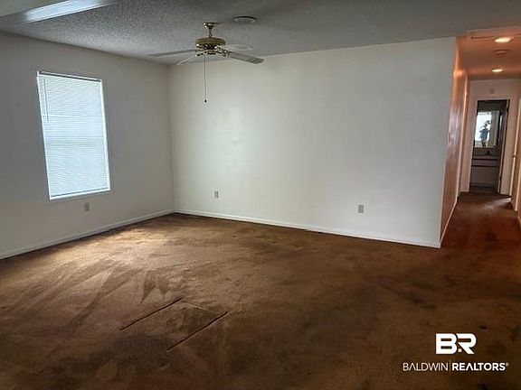 4th image of 449 W 22nd Ave
