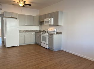 17 Park St, Lee, MA 01238