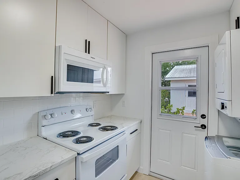 955 16th Pl #A2 — Photo 9