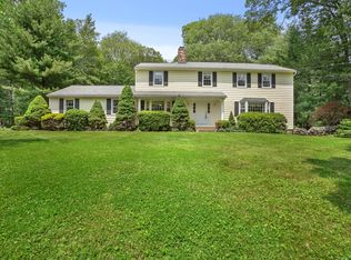 27 Kitcher Ct, Trumbull, CT 06611