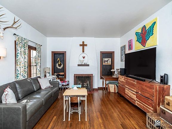 5th image of 584 S 6th Ave