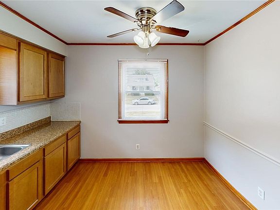 3rd image of 1515 Wakefield Ave