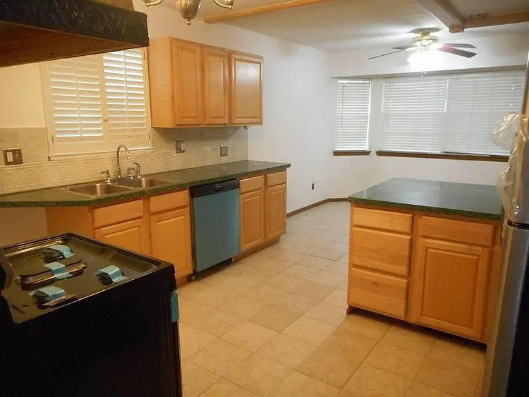 11316 Jack Cupit Ln — Photo 14