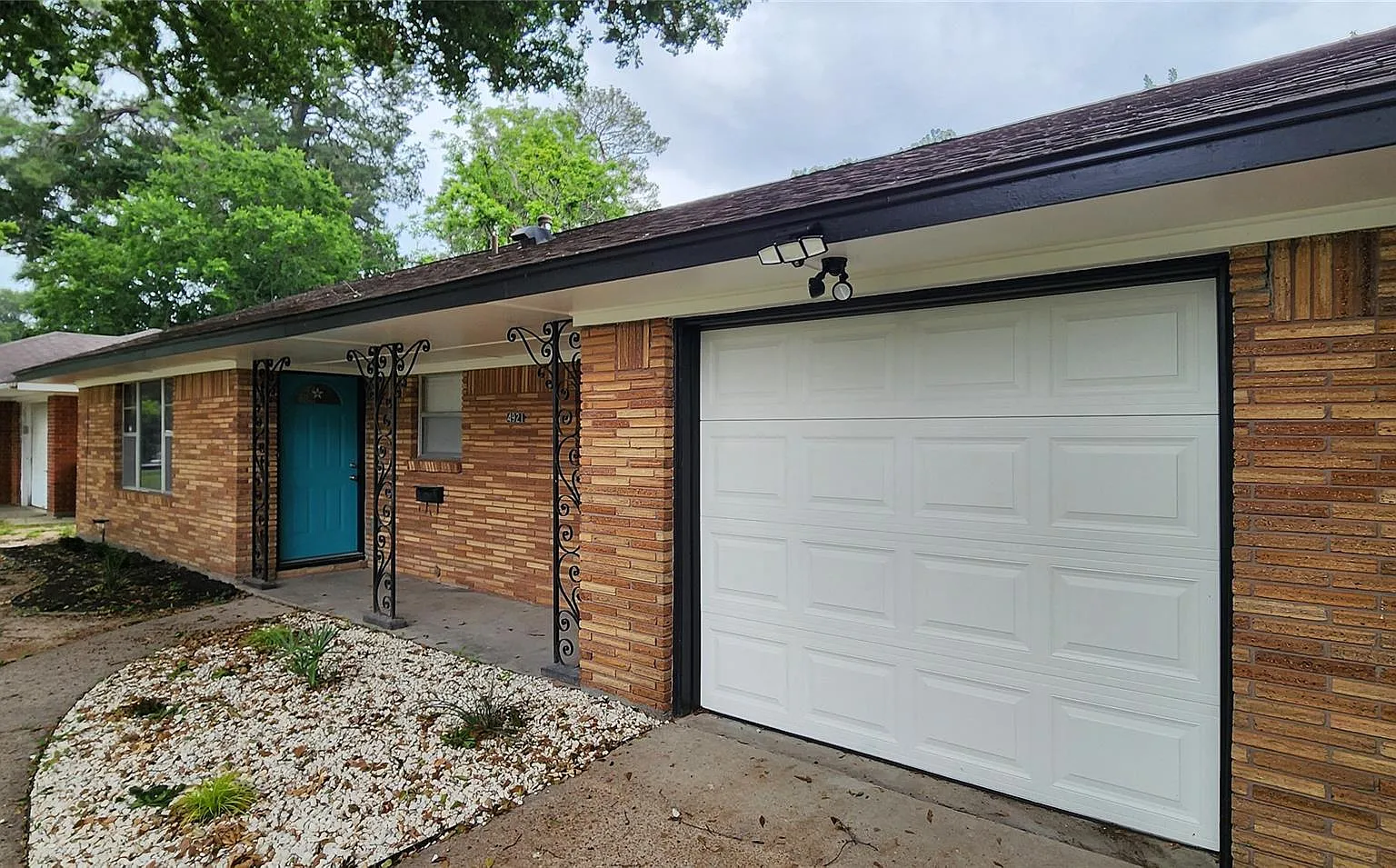 2 bed, 1.0 bath, 1036 sqft, $1,950 — Photo 4