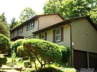 464 Pond Path, East Setauket, NY 11733