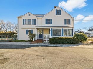 92 Grove St, Clinton, CT 06413