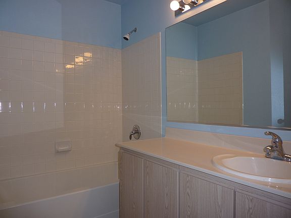 5th image of 636 Yacht Harbor Dr Unit 101