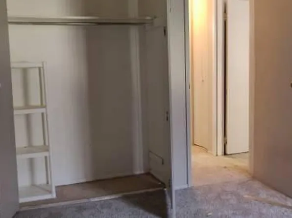 3 Hook Rd, Poughkeepsie, NY 12601