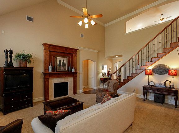 5th image of 1010 Everglades Dr