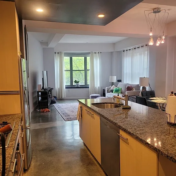 1166 Washington St #303 — Photo 2