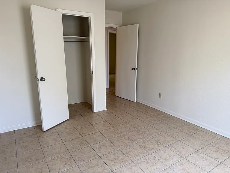 1213 Tammy Ave — Photo 9