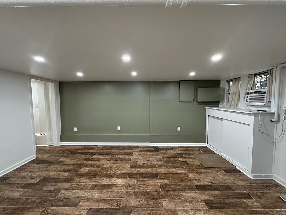 1st image of 117 E 29th St #1
