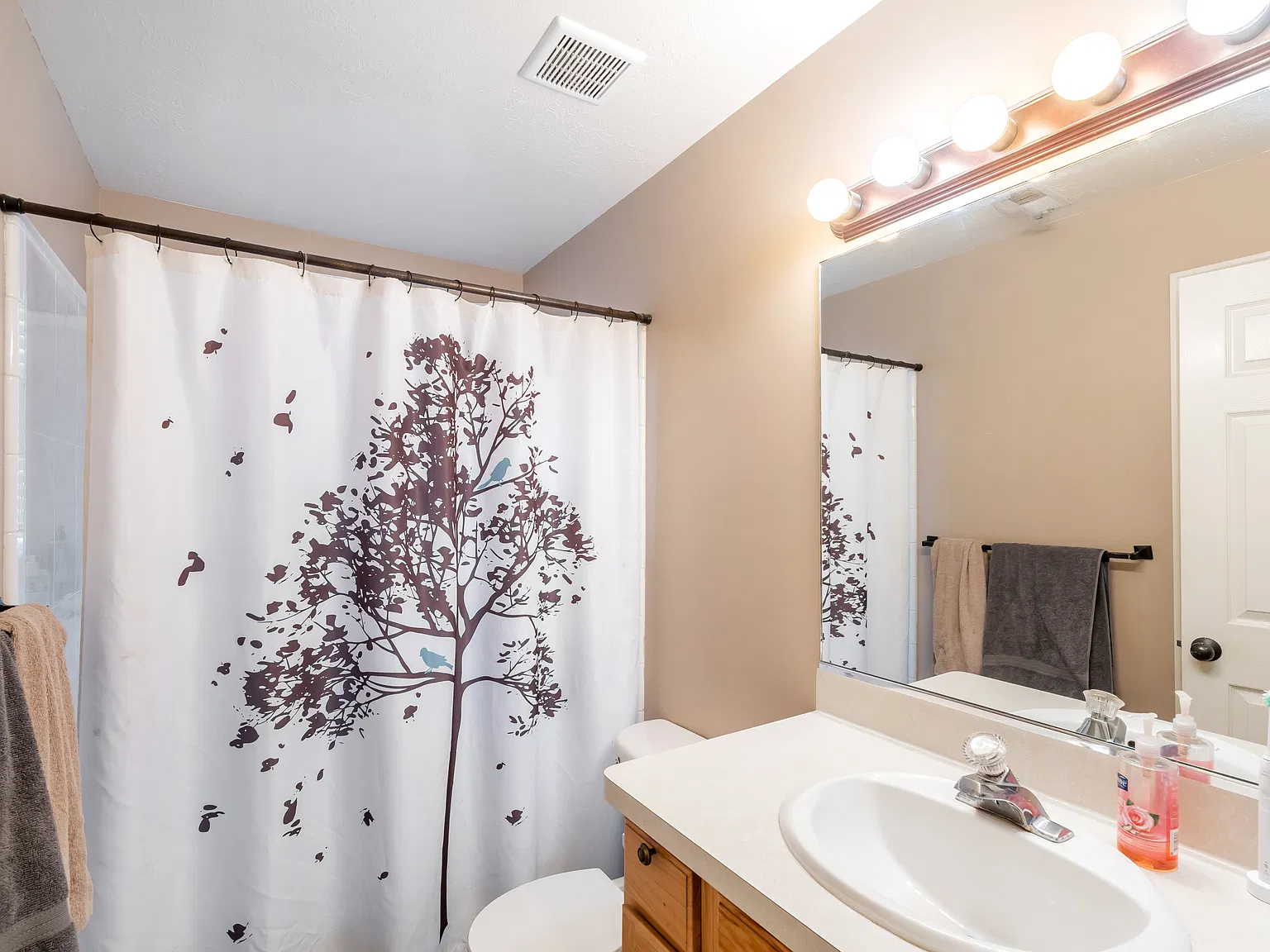 3 bed, 1.5 bath, 1800 sqft, $625 — Photo 3