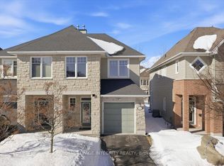418 Rochefort Cir, Ottawa, ON K4A 0M8