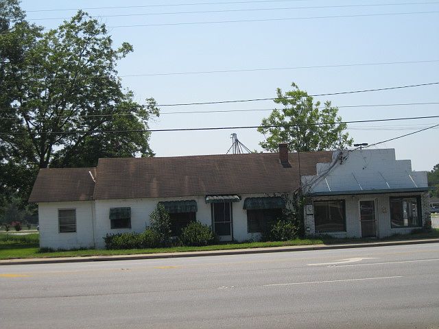 1st image of 701-703 N Veterans Blvd