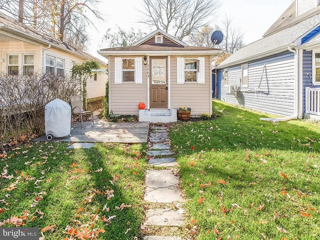 3807 7th St photo 1