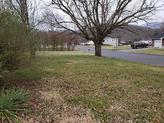4th image of 1501 Stoneybrook Dr