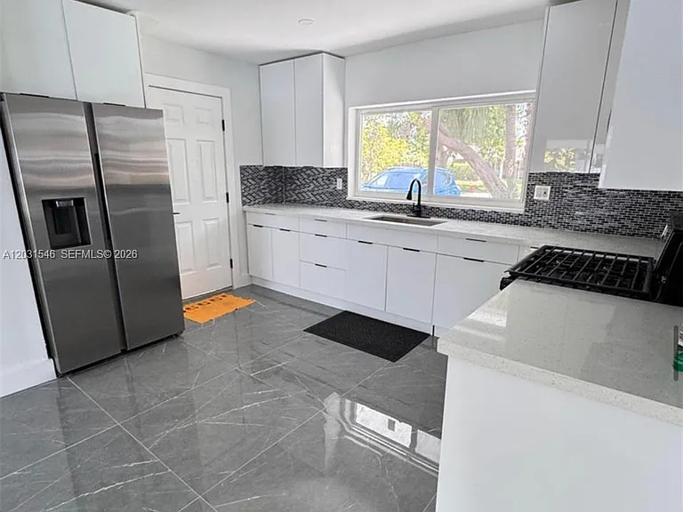 9934 SW 195th St — Photo 9