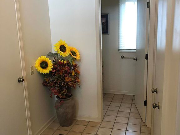 3rd image of 1019 Hidden Creek Dr