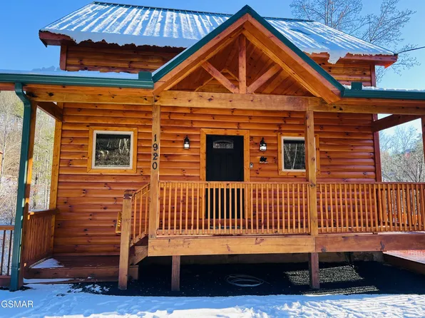 1920 Walker Trl, Sevierville, TN 37876