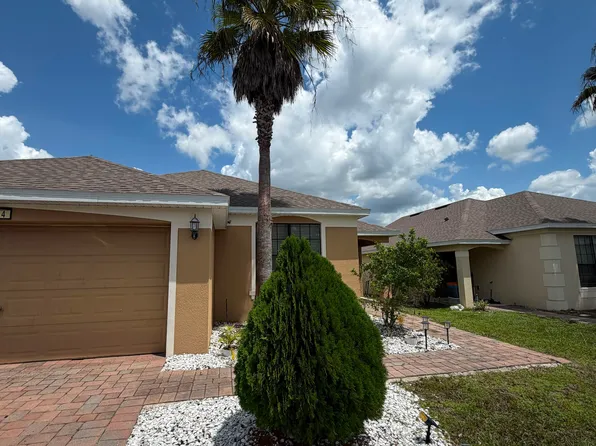 2214 Victoria Dr, Davenport, FL 33837