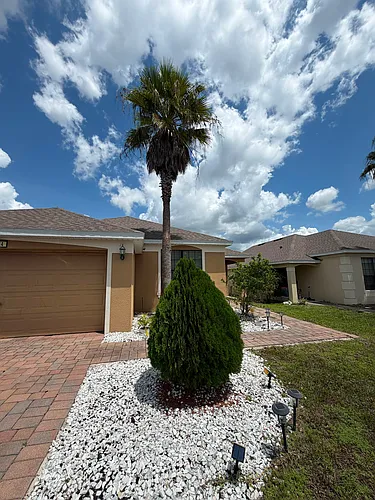 2214 Victoria Dr Photo 1