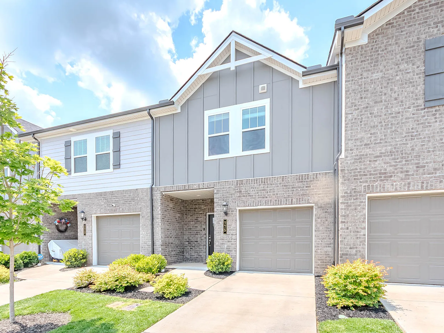 775 Foxland Dr — Photo 1