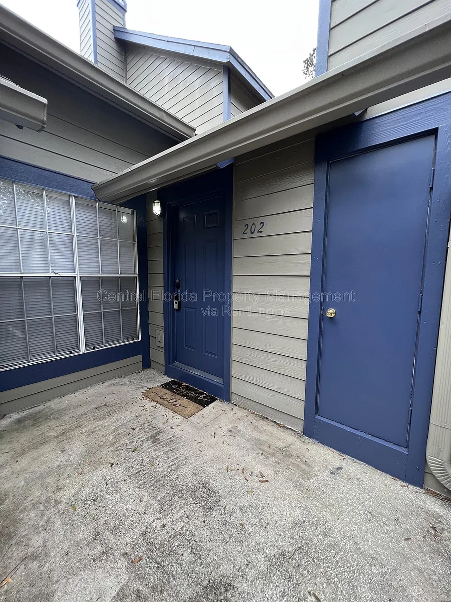 Building Photo - 954 Forest Ridge Ct #202