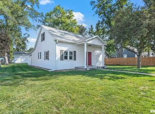 254 W Monroe St, Greenview, IL 62642