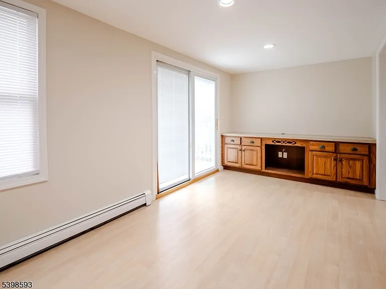 48A Unionville Ave #C — Photo 9