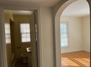 8520 W Watertown Plank Rd, Wauwatosa, WI 53226