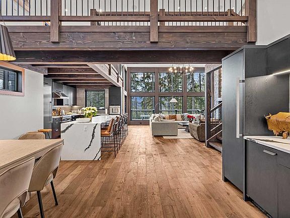 3rd image of 117 NW Silvertip Rdg