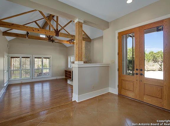 4th image of 216 Greystone Cir