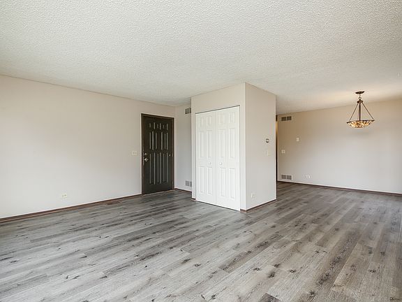 4th image of 1007 Manchester Ct #1007