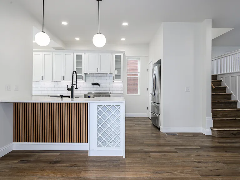 5750 Waterman Blvd — Photo 9