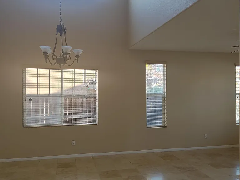 382 Edgewater Dr — Photo 24