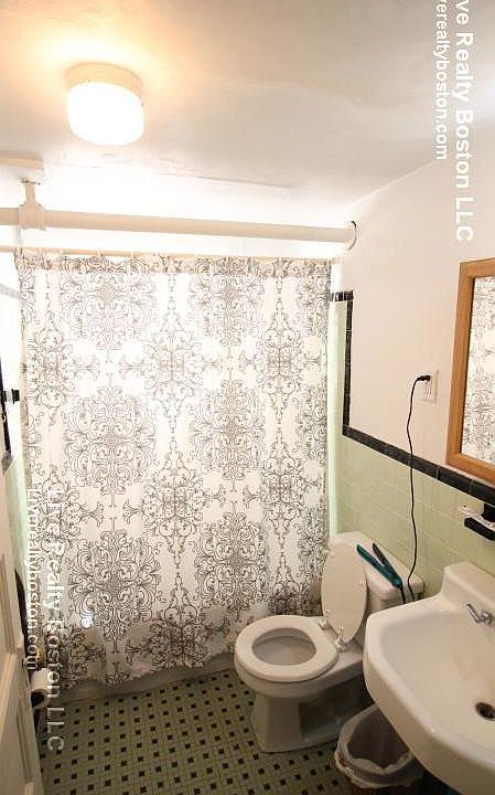 2nd image of 1846 Beacon St