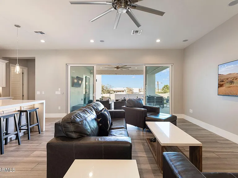 2252 E South Mountain Ave — Photo 14