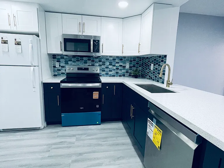 9175 SW 77th Ave #306 — Photo 5