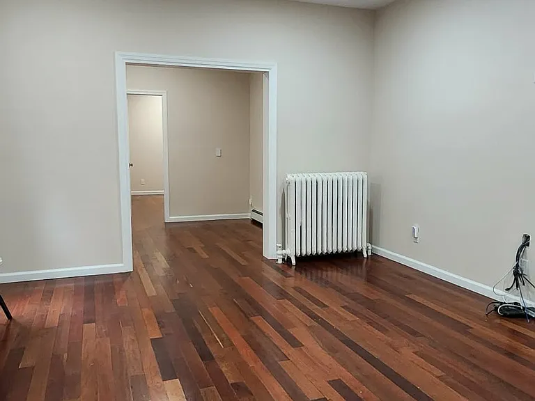 317 E 201st St #1 — Photo 12