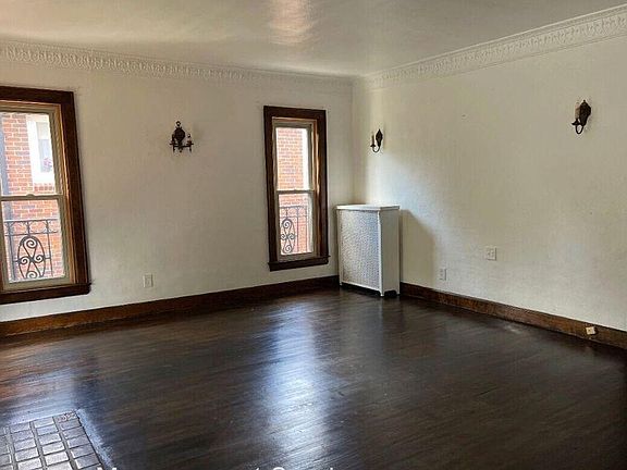 4th image of 16870 Lasalle Blvd