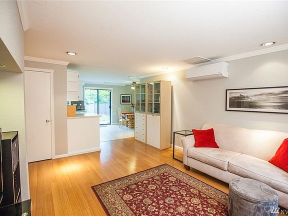 4th image of 3612 Autumnwood Ct SE