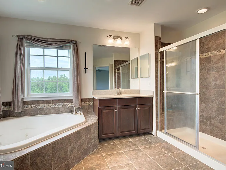 13481 Arcadian Dr — Photo 36