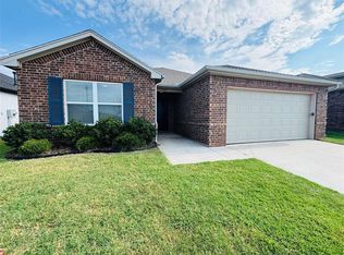 5303 Nicole Dr, Tuttle, OK 73089